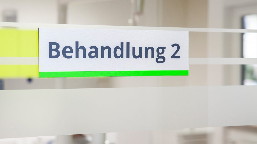 Behandlungraum2